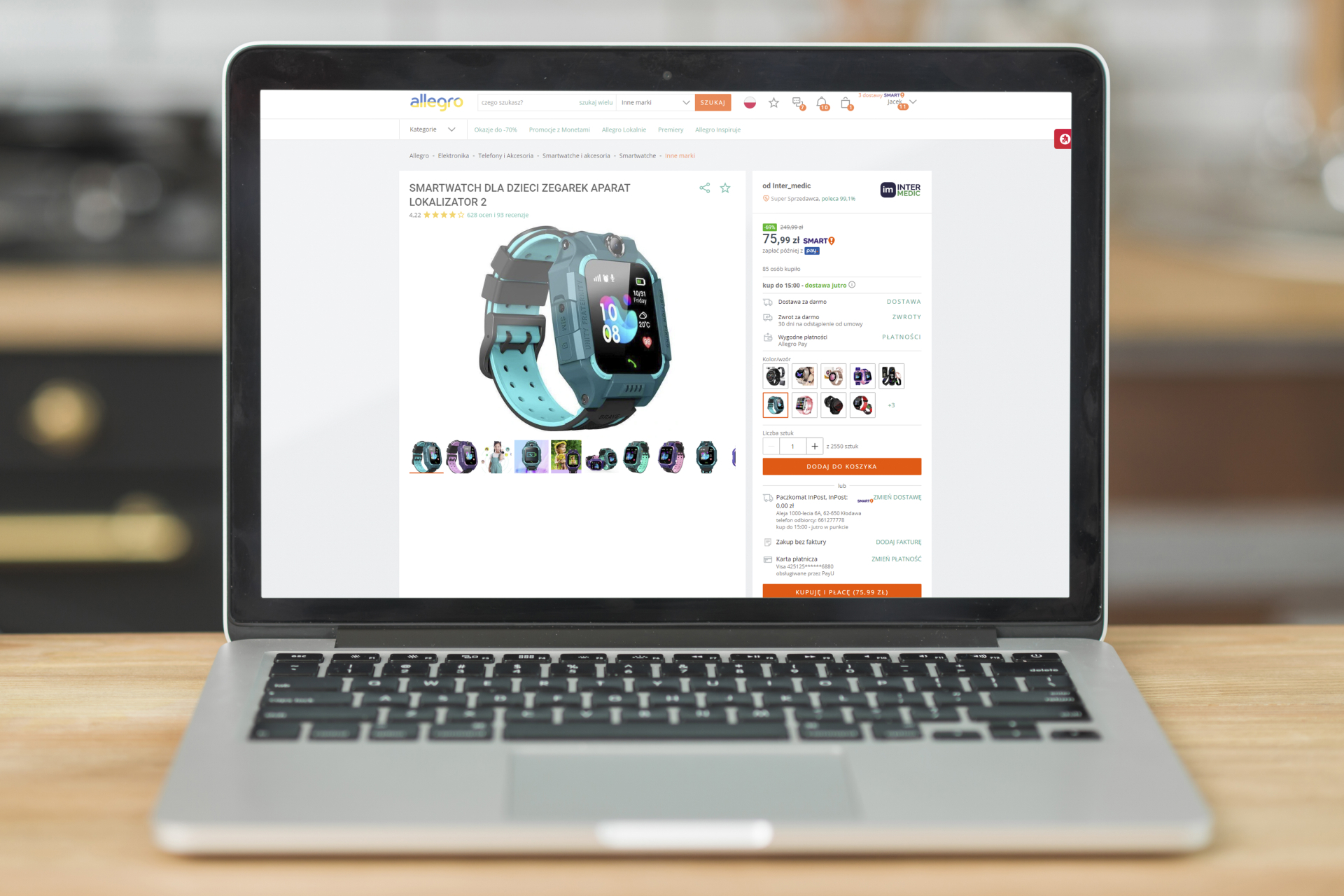 Marketplace vs sklep internetowy: Która opcja lepsza dla Twojego biznesu?